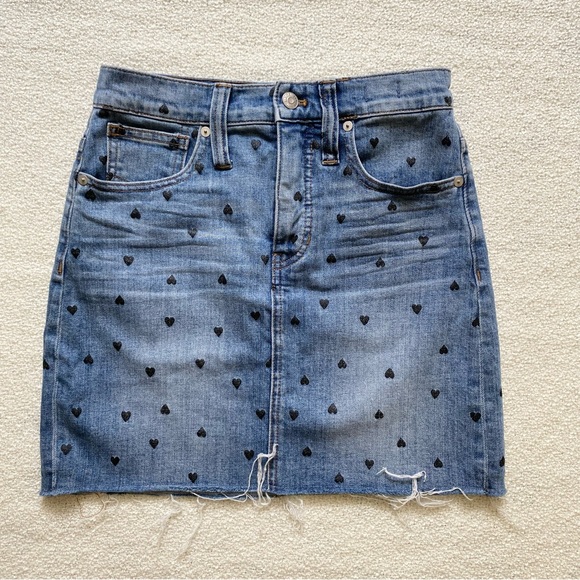 Madewell Stretch Denim Straight Skirt: Heart Print Edition Size 25 - Picture 6 of 17